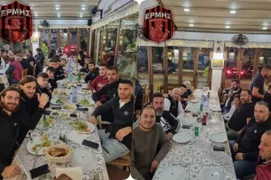 Γεύμα σε οικογενειακό κλίμα για τον Ερμή