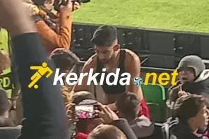 Κακουλλής/ Αποθεώθηκε και μοίρασε αυτόγραφα στους Μολδαβούς! 