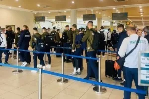 "Μας έφτιαξες τις Κυριακές άρχοντα Ιβάν" - Έπαιξε ο ύμνος στο αεροδρόμιο Πάφου