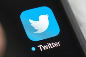 Twitter: Ο Έλον Μασκ ανακοίνωσε την παροχή «αμνηστίας» σε αποκλεισμένους χρήστες