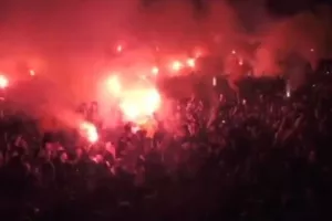 (3:00 ξημερώματα) Πανζουρλισμός στη Μελβούρνη (βίντεο)