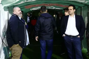 Έξι μήνες απαγόρευση εισόδου στα γήπεδα στον Καραπαπά, 3,5 μήνες στον Βρέντζο