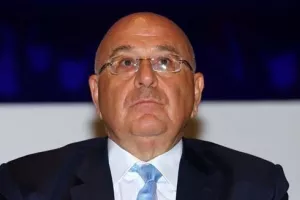 Πουλλαΐδης (γραπτή δήλωση): "Aναλαμβάνω πρώτος την ευθύνη για τις λανθασμένες επιλογές"