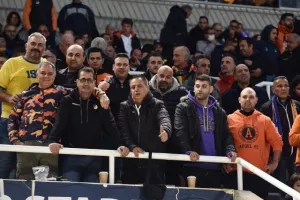 (Φωτορεπορτάζ) Ο κόσμος στο ΑΠΟΕΛ - Ομόνοια