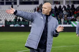 (Φώτος) Ζεστό χειροκρότημα εκατέρωθεν από παίκτες και κόσμο