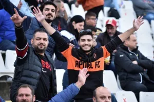 (Φωτορεπορτάζ) Ο κόσμος στο ΑΠΟΕΛ - Ομόνοια