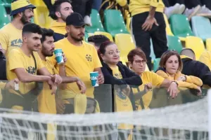(Φωτορεπορτάζ) Ο κόσμος στην ΑΡΕΝΑ