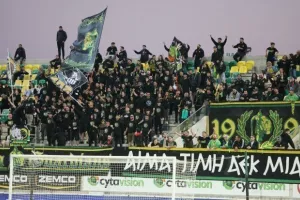 (Φωτορεπορτάζ) Ο κόσμος στην ΑΡΕΝΑ