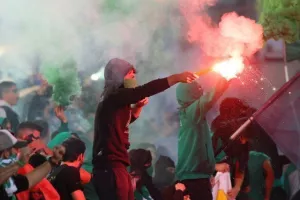 (Φωτορεπορτάζ) Ο κόσμος στο ΑΠΟΕΛ - Ομόνοια