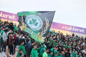 (Φωτορεπορτάζ) Ο κόσμος στο ΑΠΟΕΛ - Ομόνοια