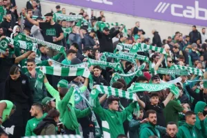 (Φωτορεπορτάζ) Ο κόσμος στο ΑΠΟΕΛ - Ομόνοια
