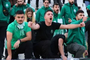 (Φωτορεπορτάζ) Ο κόσμος στο ΑΠΟΕΛ - Ομόνοια