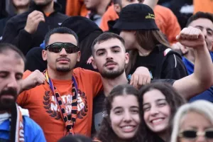 (Φωτορεπορτάζ) Ο κόσμος στο ΑΠΟΕΛ - Ομόνοια