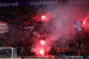 (Φωτορεπορτάζ) Ο κόσμος στο ΑΠΟΕΛ - Ομόνοια