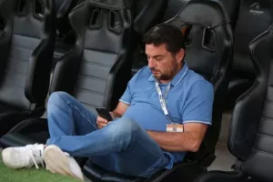 Στον... πάγκο!
