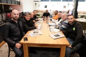 (Φώτος) Το γεύμα της ΑΕΚ στους δημοσιογράφους 