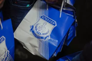 Απόλλων/Μοίρασε χαμόγελα και δώρα στα μικρά παιδιά στο Γεν. Νοσοκομείο (φώτος)