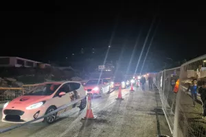 (ΦΩΤΟΣ) 20λεπτη καθυστέρηση στο Απόλλων-Δόξα λόγω κοσμοσυρροής
