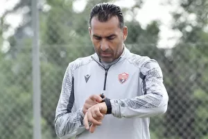 Με αγωνία...