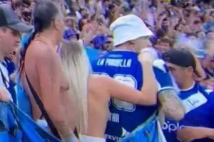 Γυμνόστηθες για την Αργεντινή! 