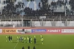 Ζήτησαν πρωτάθλημα οι ΑΕΚτζήδες: "Φέρτε το στη Λάρνακα!" (βίντεο)