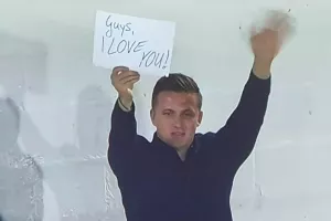 "Ραβασάκι"... με "Guys, I Love You" ο Σπιλέφσκι!
