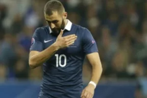 Ο Μπενζεμά ενοχλήθηκε από τα σχόλια του Ντεσάν, δεν σχεδιάζει να πάει στον τελικό