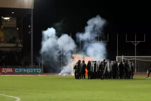 Αγωνία για το Απόλλων-ΑΕΛ