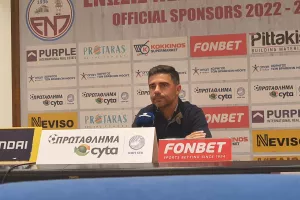 "Μειώνετε την ομάδα μου και εμένα/Ακόμα λίγο και θα παίζαμε με την Κ19"