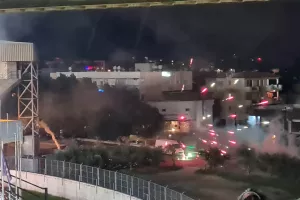 Δακρυγόνα έξω από γήπεδο