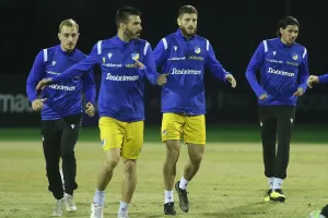 (ΦΩΤΟΣ) Βλέπει... Σαλαμίνα και 7η σερί νίκη ο "λαβωμένος" ΑΠΟΕΛ