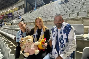 (Πάφος-ΑΠΟΕΛ) Γεμίζουν αρκουδάκια οι κερκίδες! (φώτος)