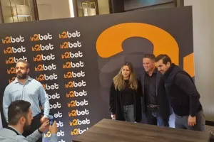 Ουρές για Michael Owen!
