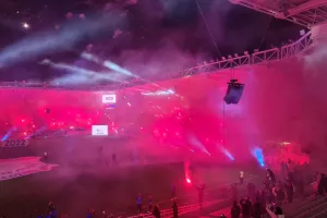 Η Θύρα 1 έκλεισε το event με εντυπωσιακό pyro show σε ολόκληρο το γήπεδο! (βίντεο/φώτος)