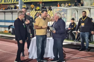 Αυτοί τιμήθηκαν από ΑΕΛ και Άρη (φώτος)