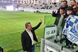 Είναι... αγαπητός! (Απόλλων)