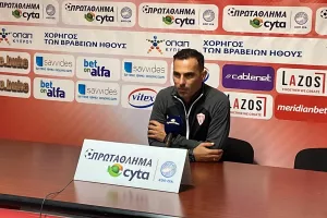 "Πλέον ρίχνουμε κρυφές ματιές προς τα πάνω"