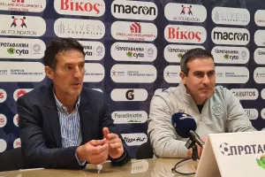 "Ο κόσμος δεν σκοράρει, πρέπει οι ποδοσφαιριστές να σκοράρουν"