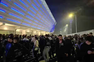 (Ώρα 18:55) Κοσμοσυρροή και πολλή κίνηση (βίντεο/φώτος)