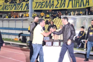 Αυτοί τιμήθηκαν από ΑΕΛ και Άρη (φώτος)