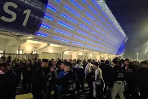 (Ώρα 18:55) Κοσμοσυρροή και πολλή κίνηση (βίντεο/φώτος)