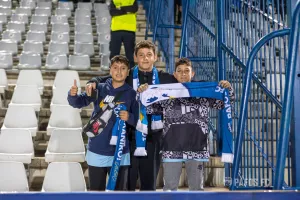 (ΦΩΤΟΣ) Μήνυμα η Πάφος: "Μαζί 💙 Συνεχίζουμε" 