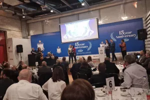 Όλοι... ΜΕΣΑ! 