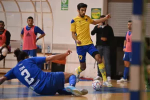 Εκτός έδρας νίκες για ΑΠΟΕΛ και ΑΕΚ στο φούτσαλ (φώτος)