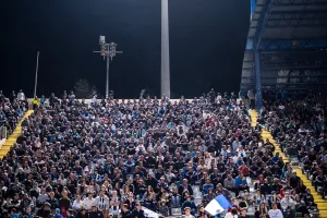 (ΦΩΤΟΣ) Μήνυμα η Πάφος: "Μαζί 💙 Συνεχίζουμε" 