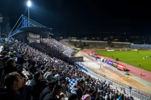 (ΦΩΤΟΣ) Μήνυμα η Πάφος: "Μαζί 💙 Συνεχίζουμε" 
