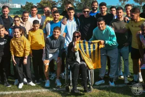 (ΦΩΤΟΣ/ΑΕΛ) Πανέμορφες εικόνες με χαμόγελα και δώρα 
