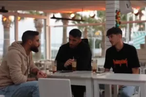 (Ξανά) με... πρωτότυπο βίντεο