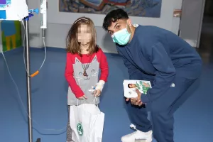 (ΦΩΤΟΣ) Η Ομόνοια στο Μακάρειο Νοσοκομείο 