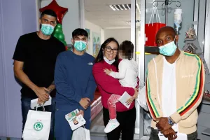 (ΦΩΤΟΣ) Η Ομόνοια στο Μακάρειο Νοσοκομείο 